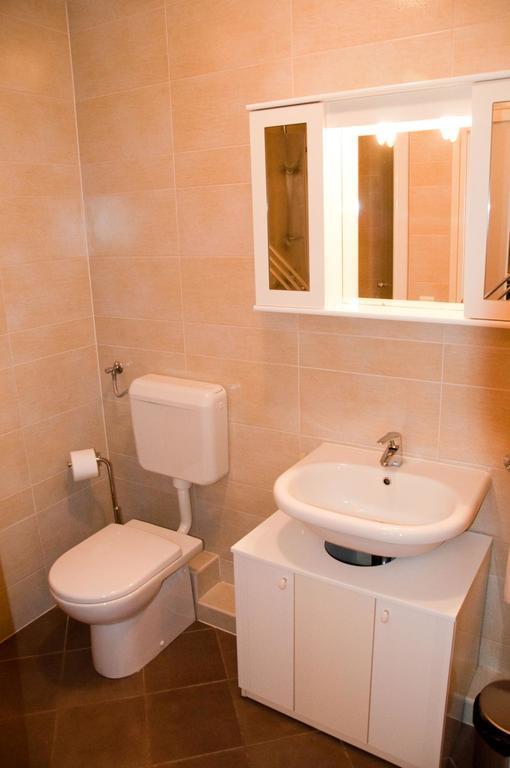 Roza Apartment Novigrad Istria Esterno foto