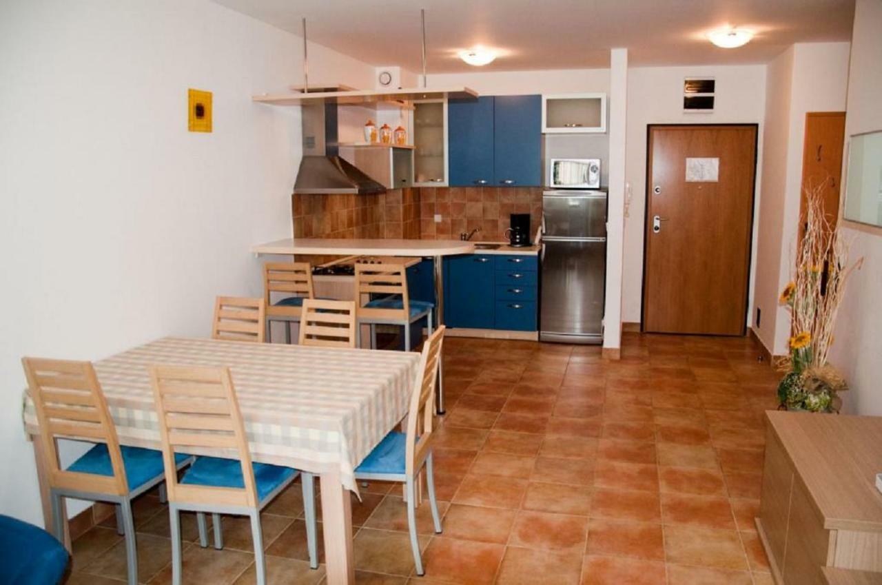 Roza Apartment Novigrad Istria Esterno foto