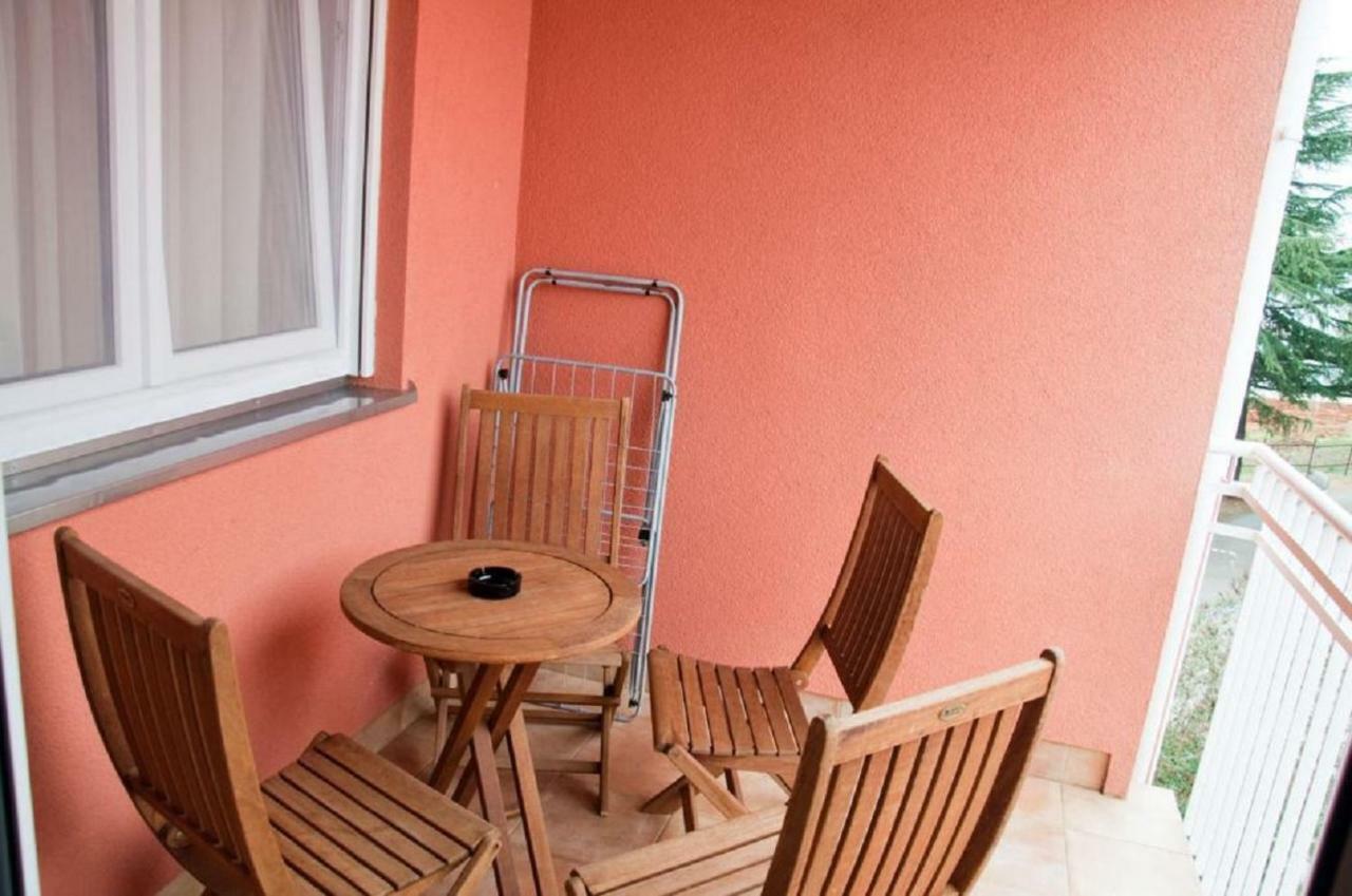 Roza Apartment Novigrad Istria Esterno foto